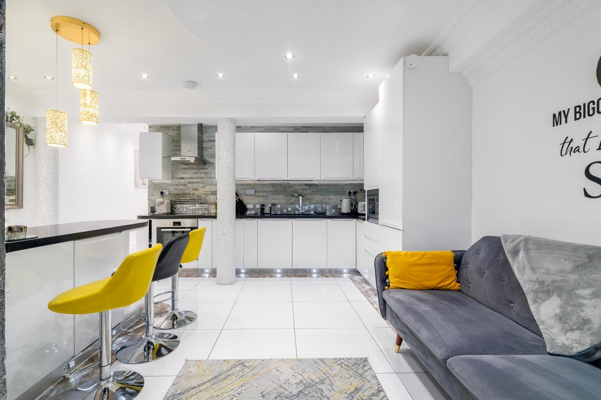 Elegant 2 Bedroom Garden Flat, London, Paddington! London
