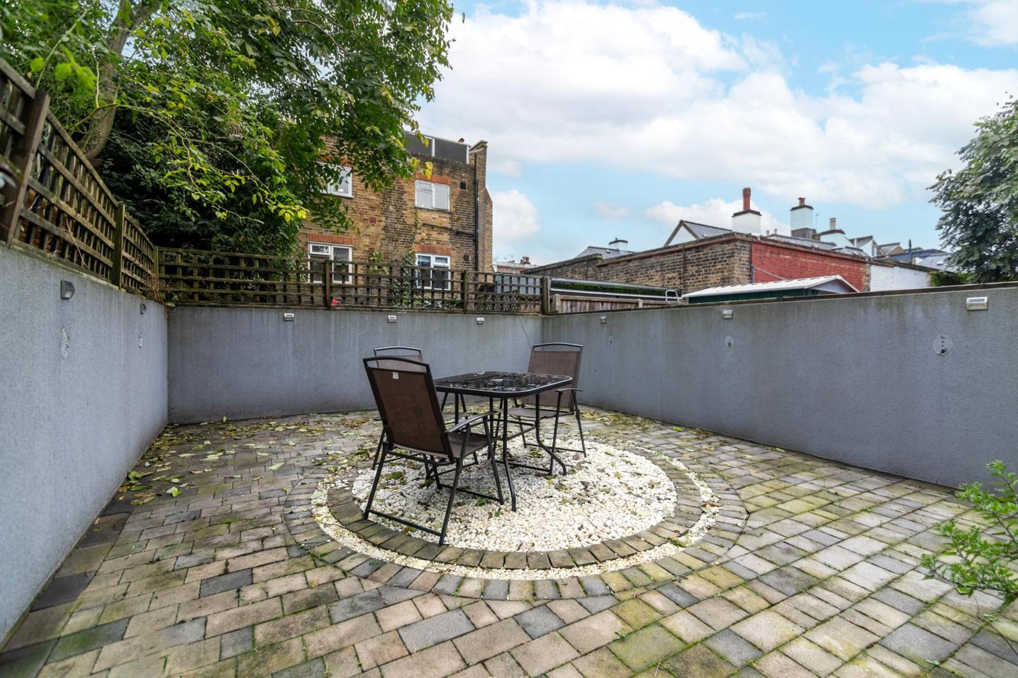 Elegant 2 Bedroom Garden Flat, London, Paddington! * London